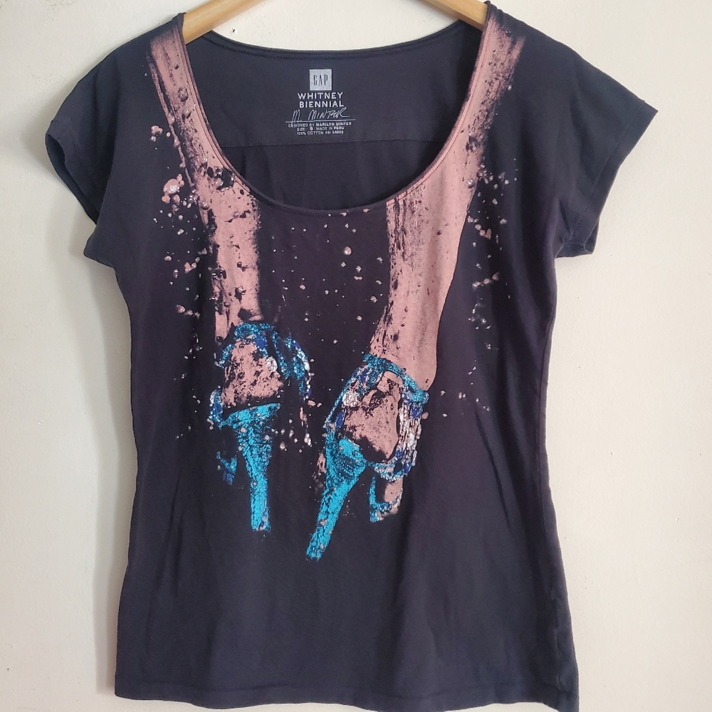GAP Marilyn Minter  Black Tee heel Graphic